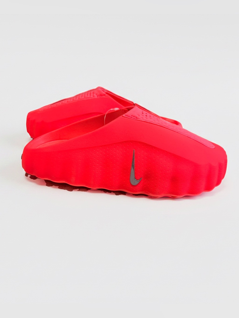 New Nike Mind 001 Mules (Unisex Size: Women's 6 / Men's 4.5) - Solar Red/Chrome - Picture 2 of 8